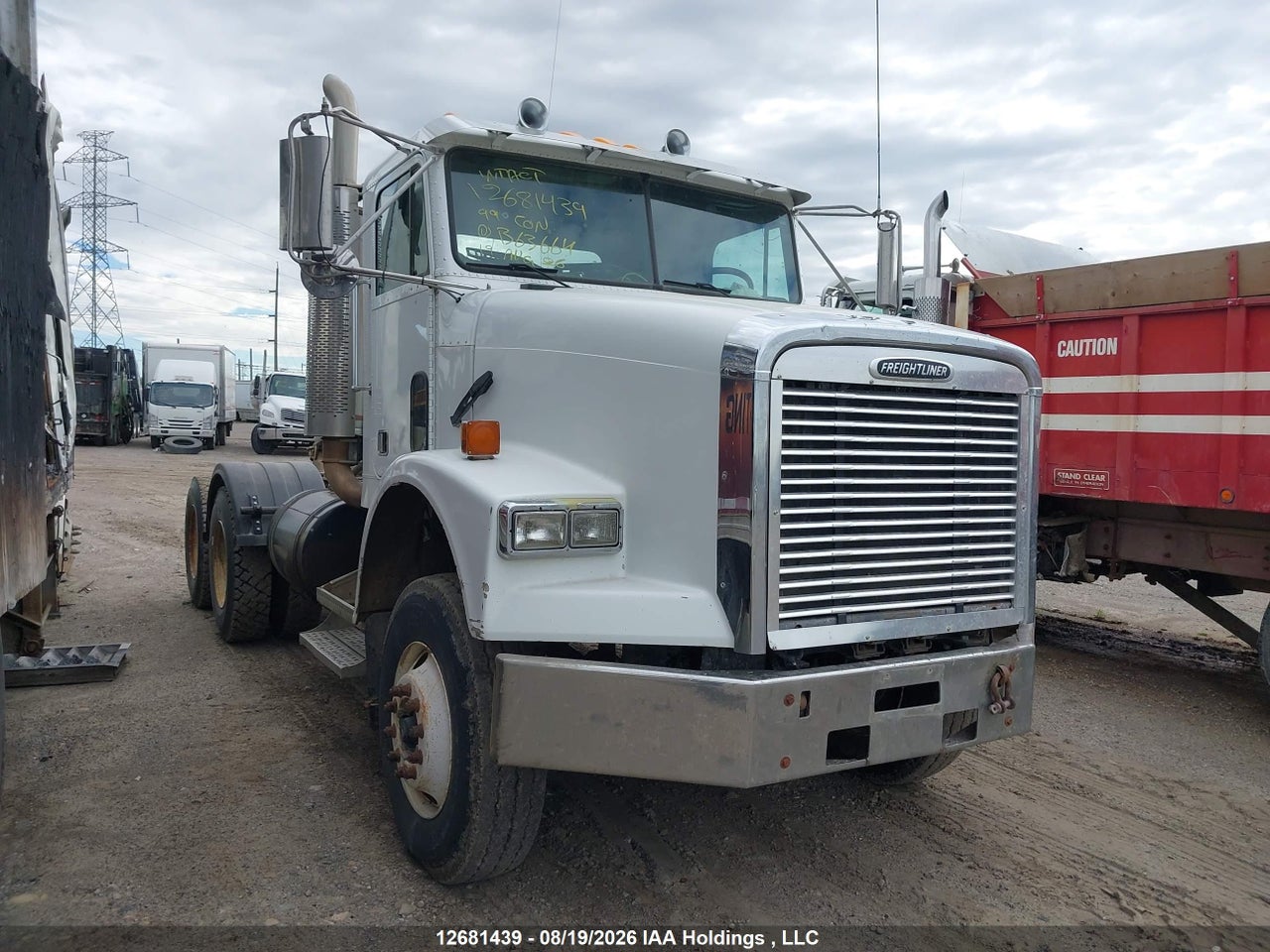 1FUY6EDB8XPB63664 · 1999 FREIGHTLINER CONVENTIONAL FLD112