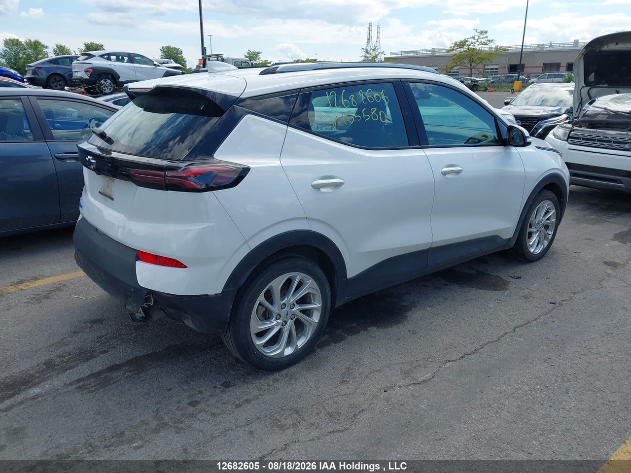 1G1FY6S07P4155580 · 2023 CHEVROLET BOLT EUV LT · 4/22
