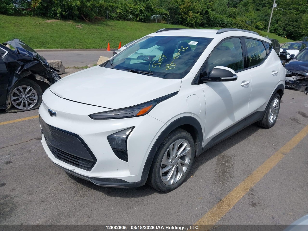 1G1FY6S07P4155580 · 2023 CHEVROLET BOLT EUV LT · 2/22