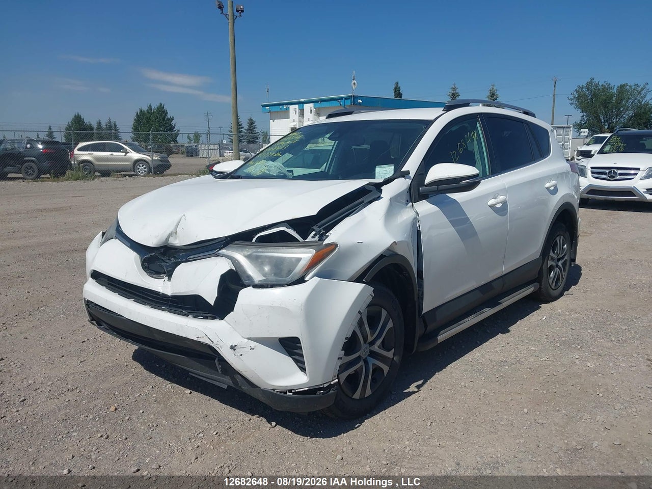 2T3BFREV1HW631623 · 2017 TOYOTA RAV4 LE · 2/20