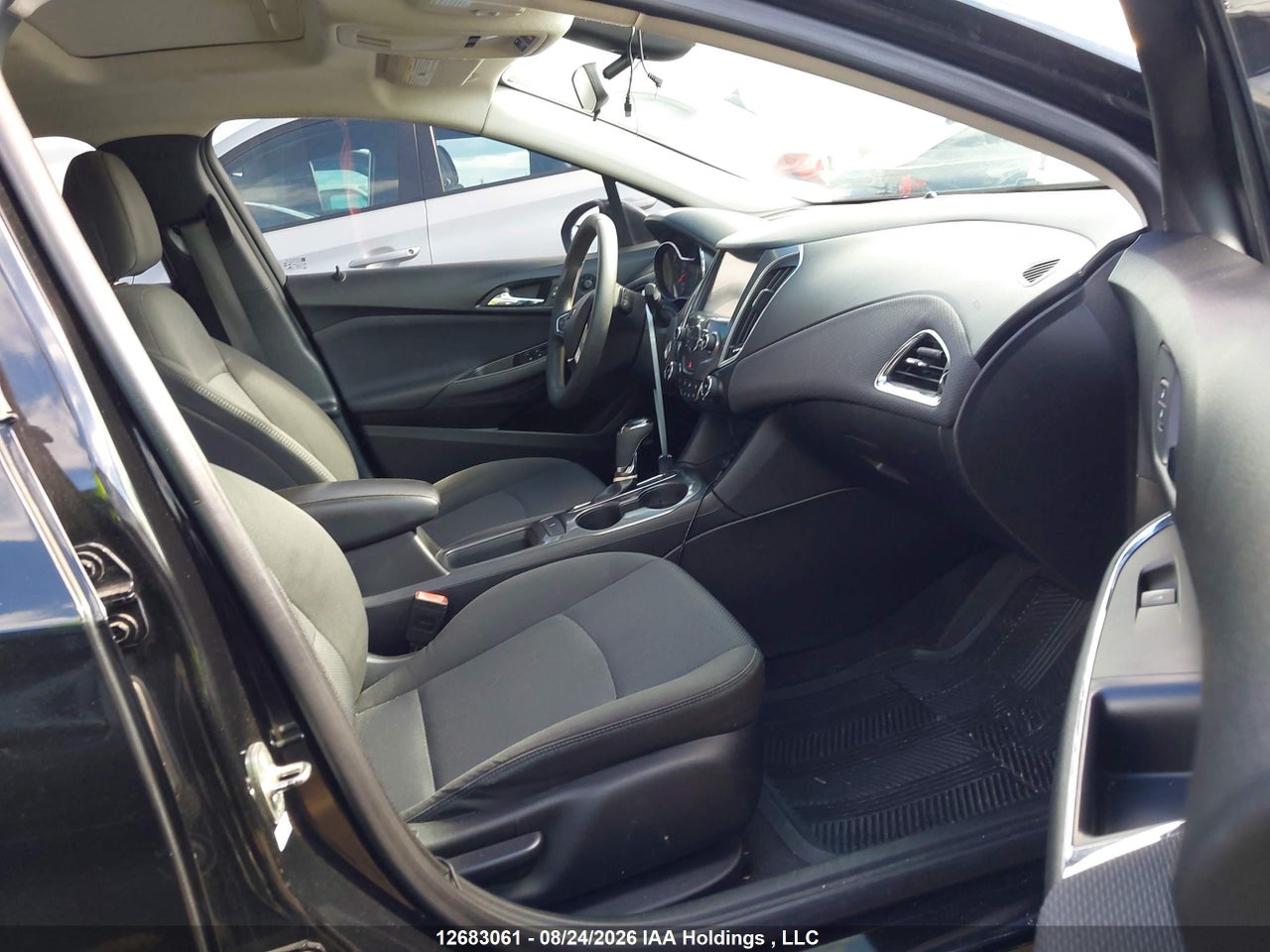 1G1BE5SM9J7225526 · 2018 CHEVROLET CRUZE LT AUTO · 5/16