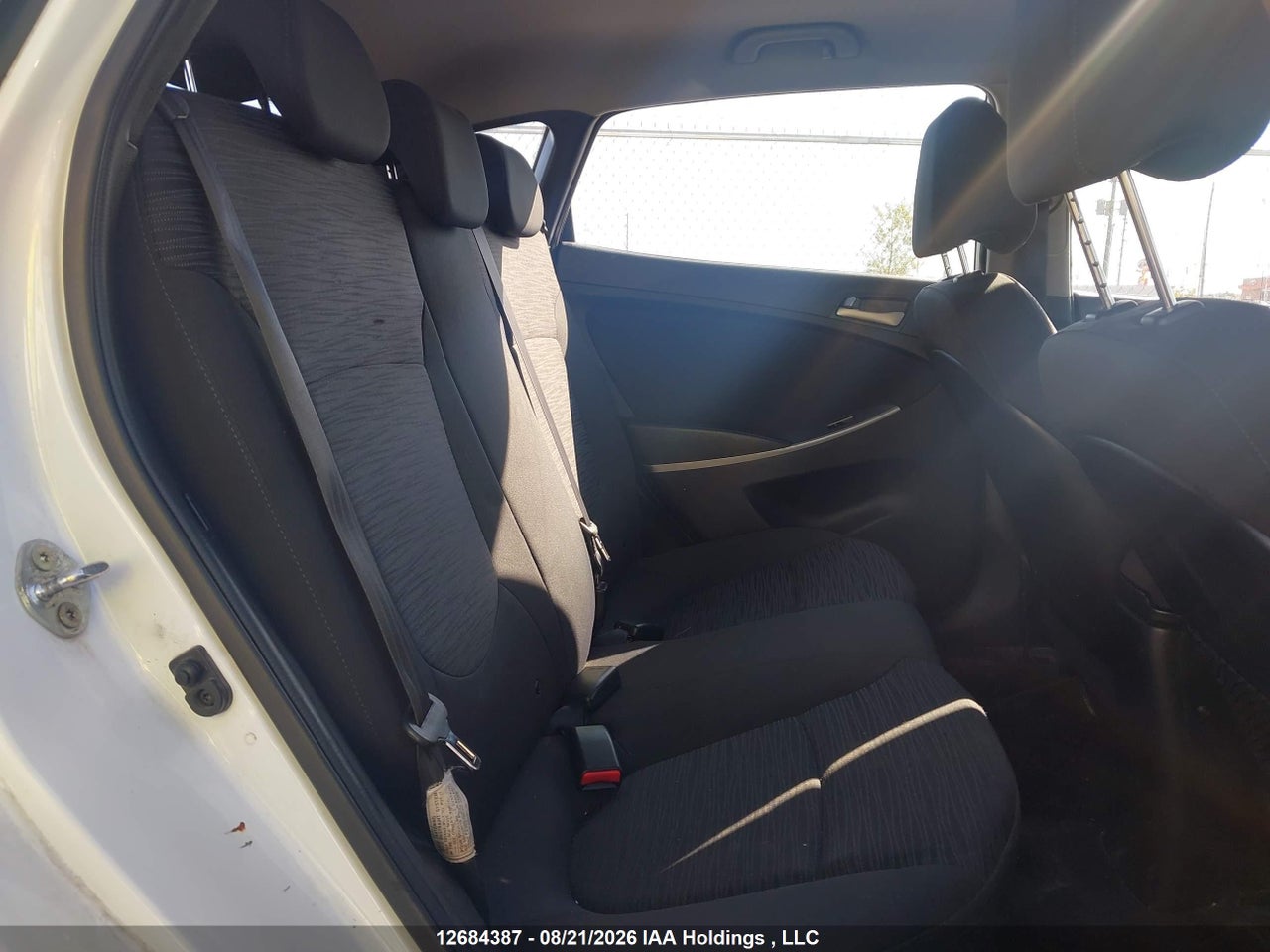 KMHCT5AE7FU228800 · 2015 HYUNDAI ACCENT GL · 8/17