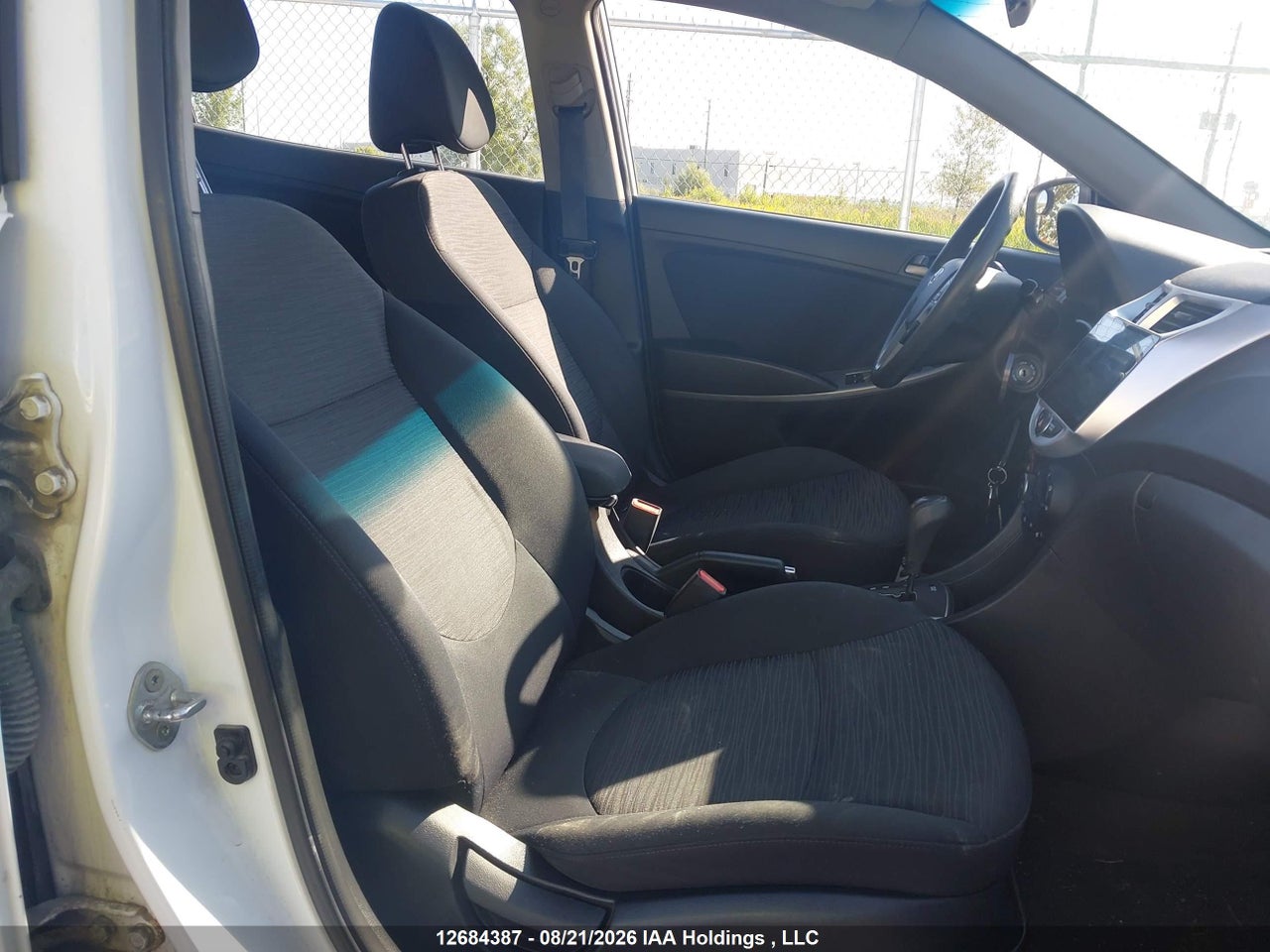 KMHCT5AE7FU228800 · 2015 HYUNDAI ACCENT GL · 5/17