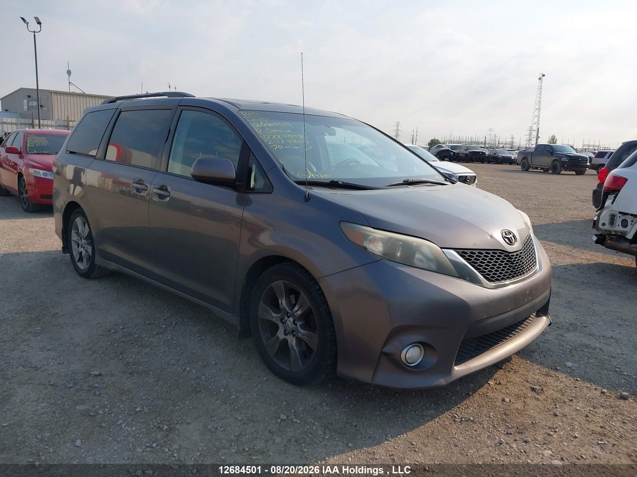 2012 TOYOTA SIENNA SE 8 PASSENGER