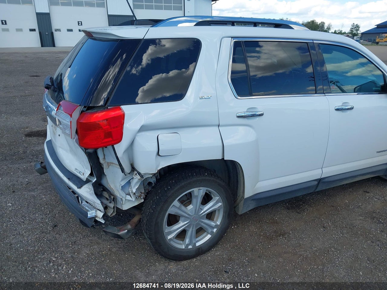 2GKFLUE38H6261590 · 2017 GMC TERRAIN SLT · 6/18