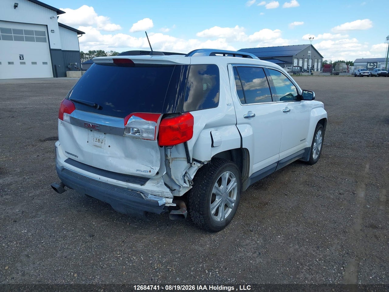 2GKFLUE38H6261590 · 2017 GMC TERRAIN SLT · 4/18