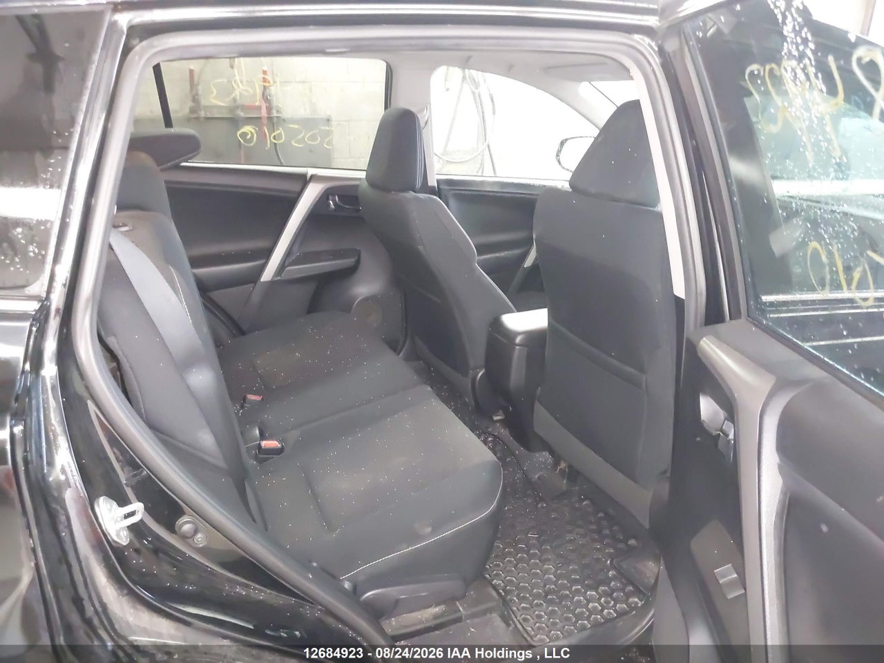 2T3RFREV0GW505010 · 2016 TOYOTA RAV4 XLE · 8/21
