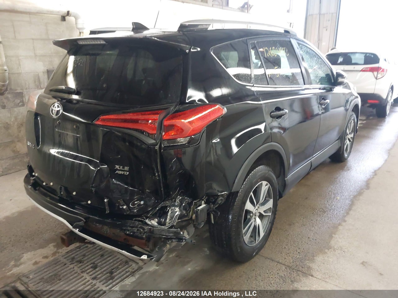 2T3RFREV0GW505010 · 2016 TOYOTA RAV4 XLE · 4/21