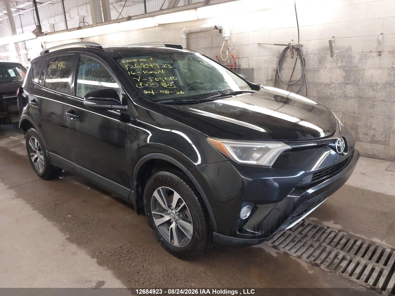 2016 TOYOTA RAV4 XLE