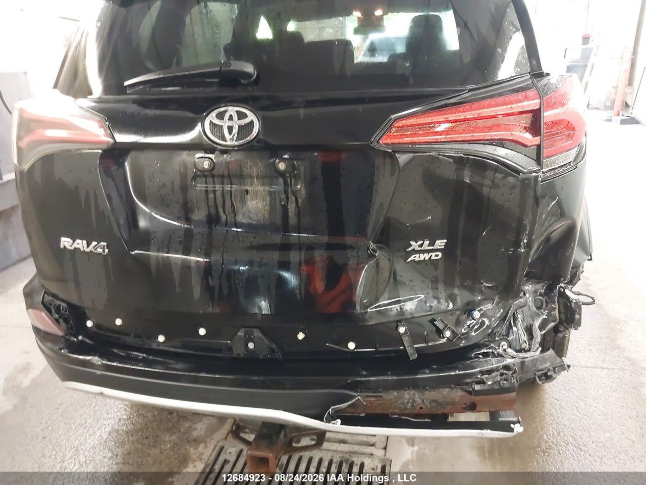 2T3RFREV0GW505010 · 2016 TOYOTA RAV4 XLE · 6/21