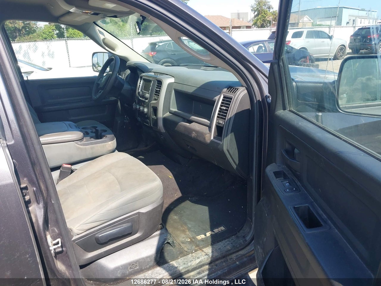 1C6RR7FM6HS605003 · 2017 RAM 1500 ST · 5/18