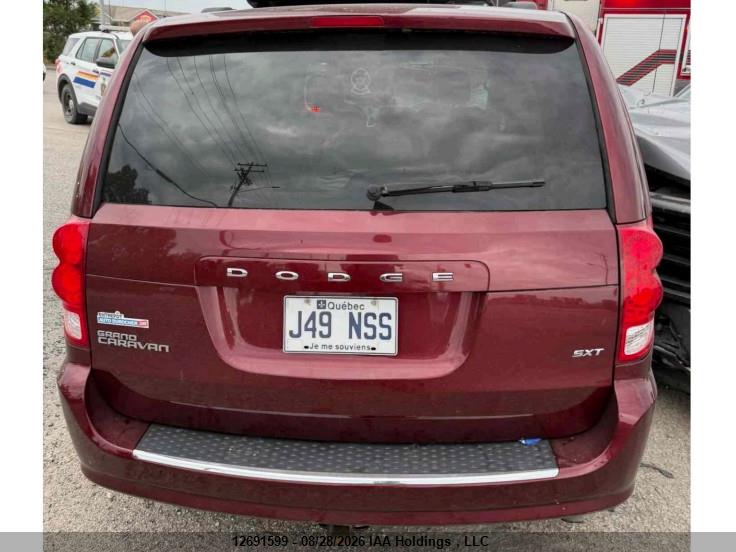 2017 DODGE GRAND CARAVAN SE · 4/6