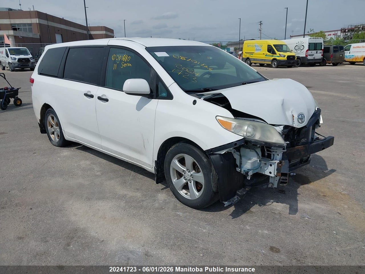 5TDZK3DC1BS081680 · 2011 TOYOTA SIENNA LE V6