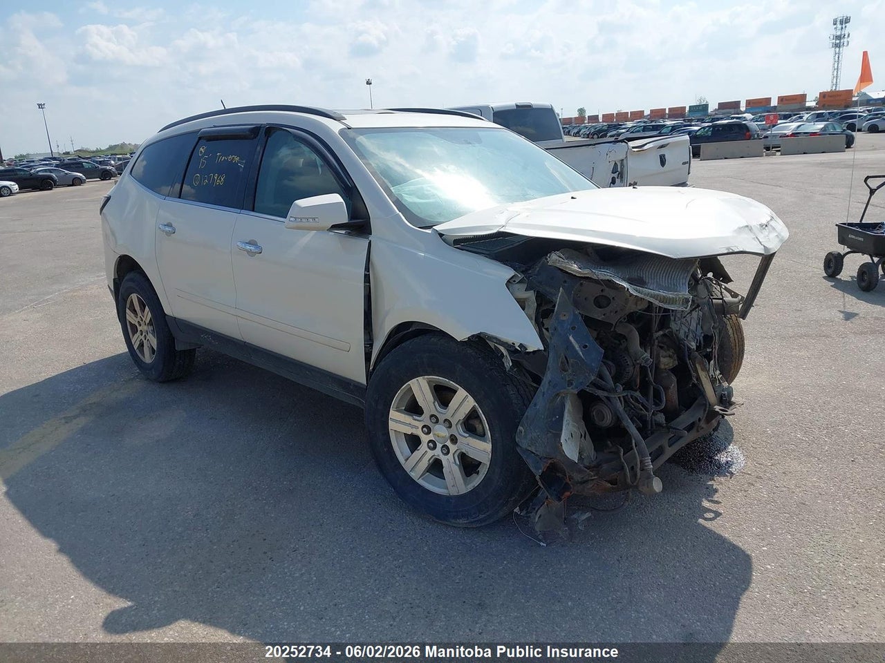 1GNKVHKD8FJ127968 · 2015 CHEVROLET TRAVERSE LT