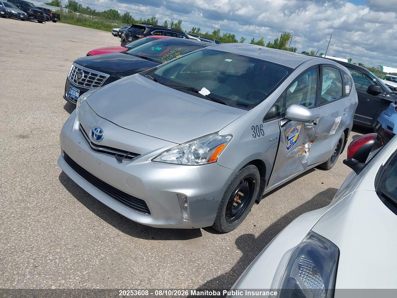 JTDZN3EUXEJ003222 · 2014 TOYOTA PRIUS V · 2/17