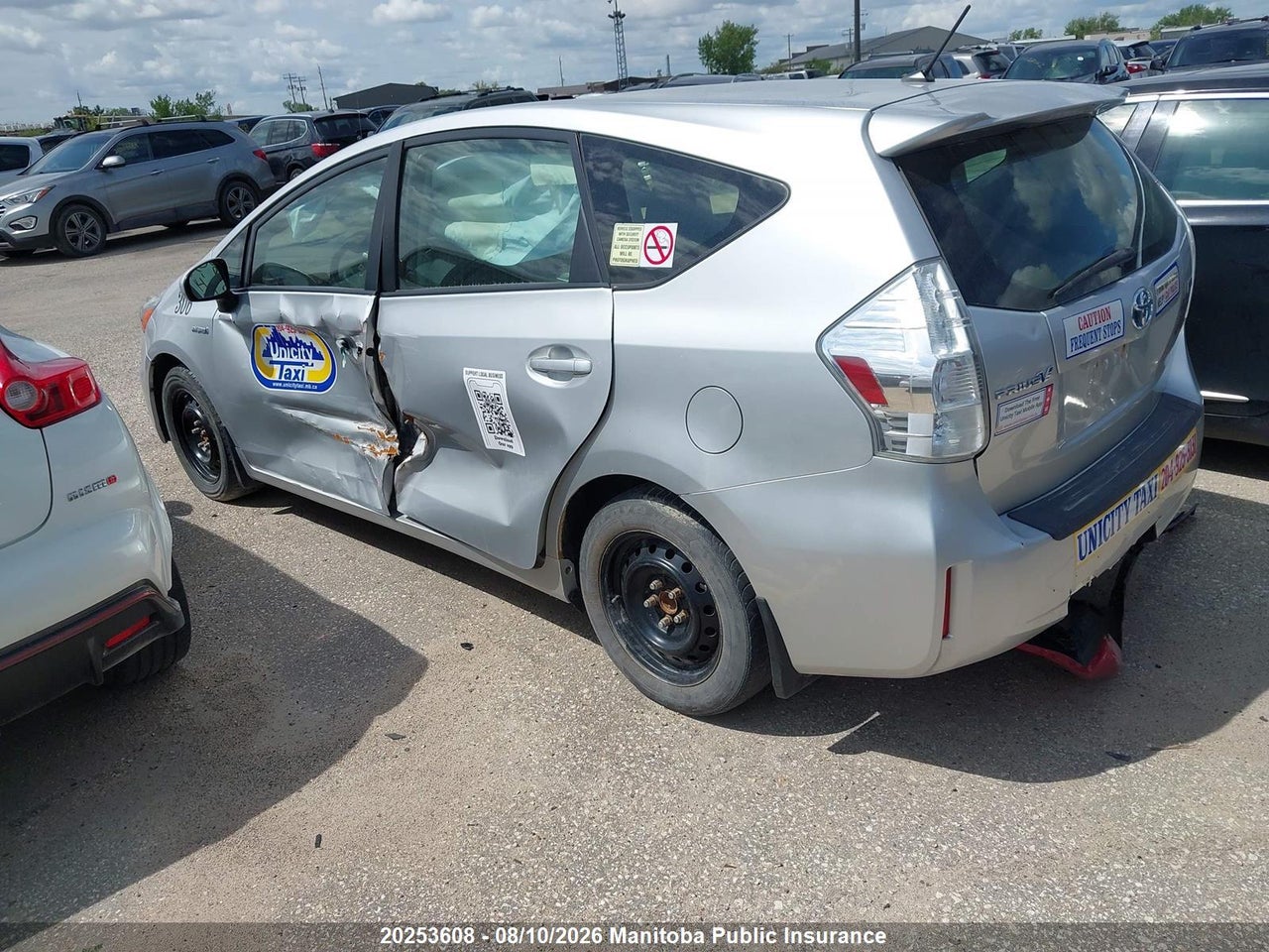 JTDZN3EUXEJ003222 · 2014 TOYOTA PRIUS V · 3/17