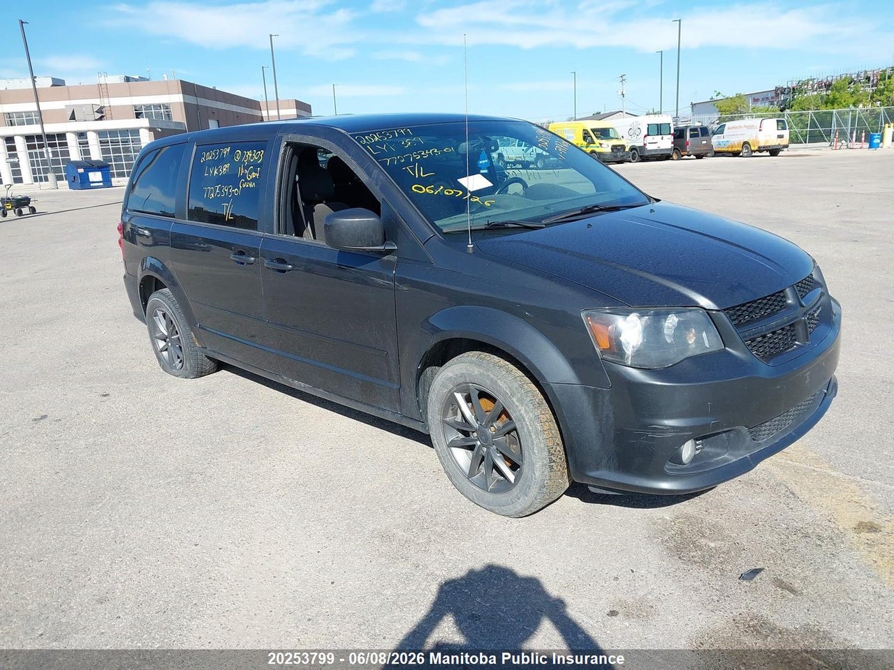 2D4RN7DG9BR734303 · 2011 DODGE GRAND CARAVAN R/T