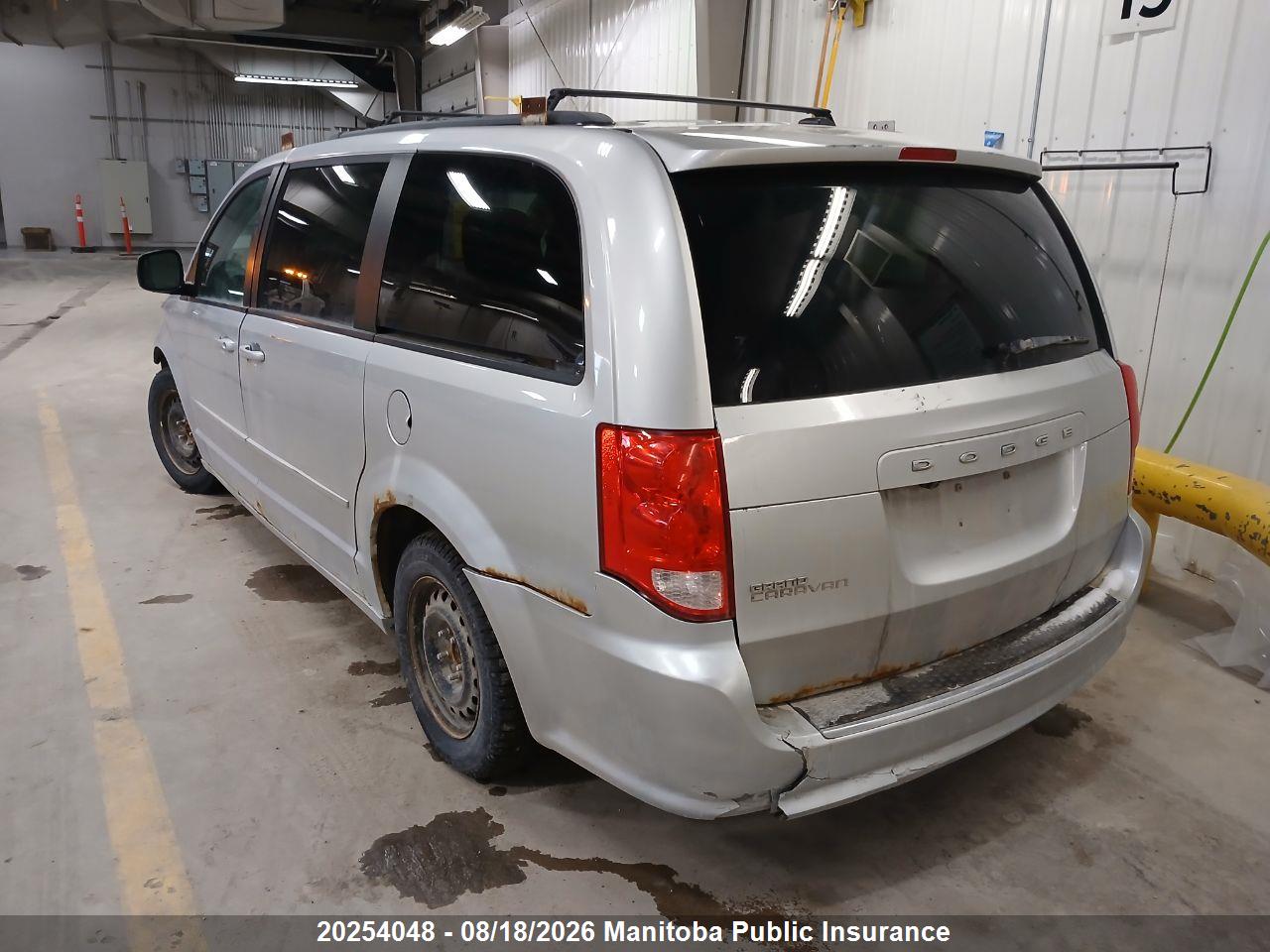 2D4RN4DG6BR761988 · 2011 DODGE GRAND CARAVAN SXT · 8/9