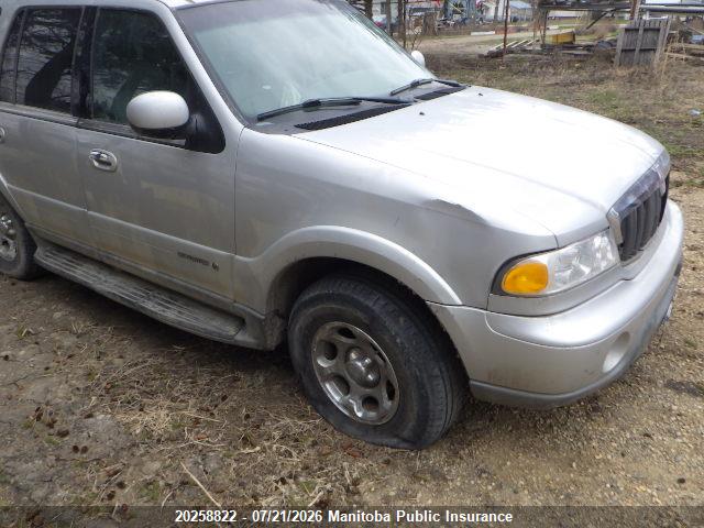 5LMFU28A0YLJ29043 · 2000 LINCOLN NAVIGATOR