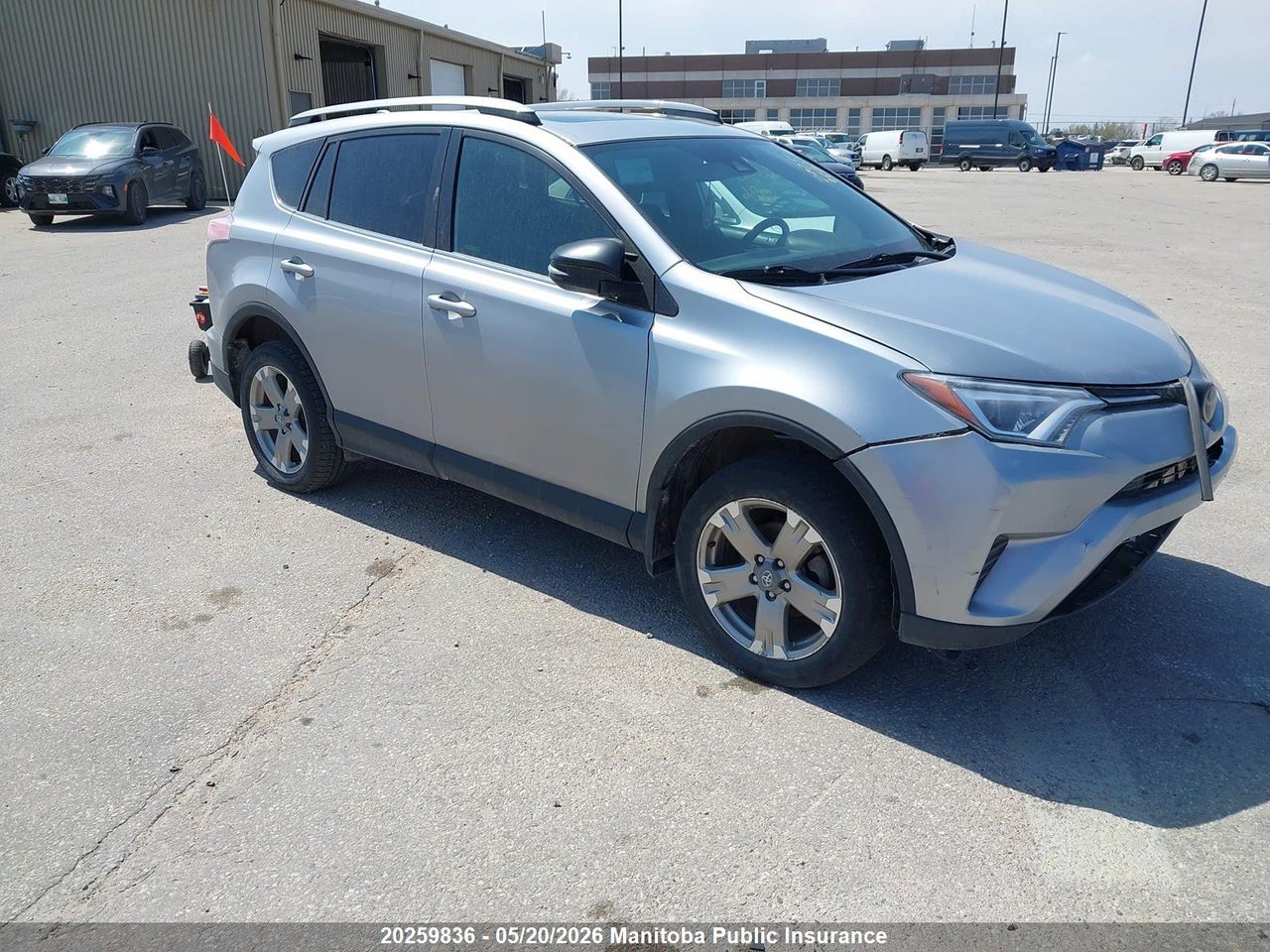 2T3JFREV5HW634097 · 2017 TOYOTA RAV4 SE