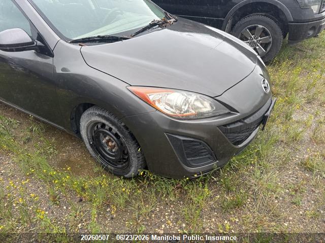 JM1BL1UFXB1439272 · 2011 MAZDA MAZDA3 GX