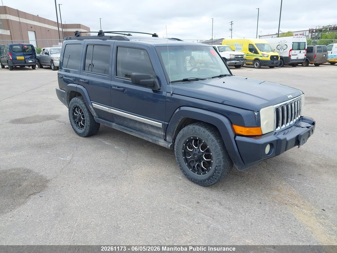 1J4RG4GK3AC119432 · 2010 JEEP COMMANDER SPORT