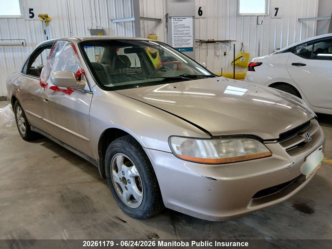 1HGCG5676YA809049 · 2000 HONDA ACCORD SE