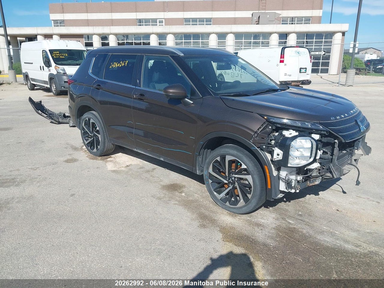JA4J4UA80NZ618176 · 2022 MITSUBISHI OUTLANDER LE