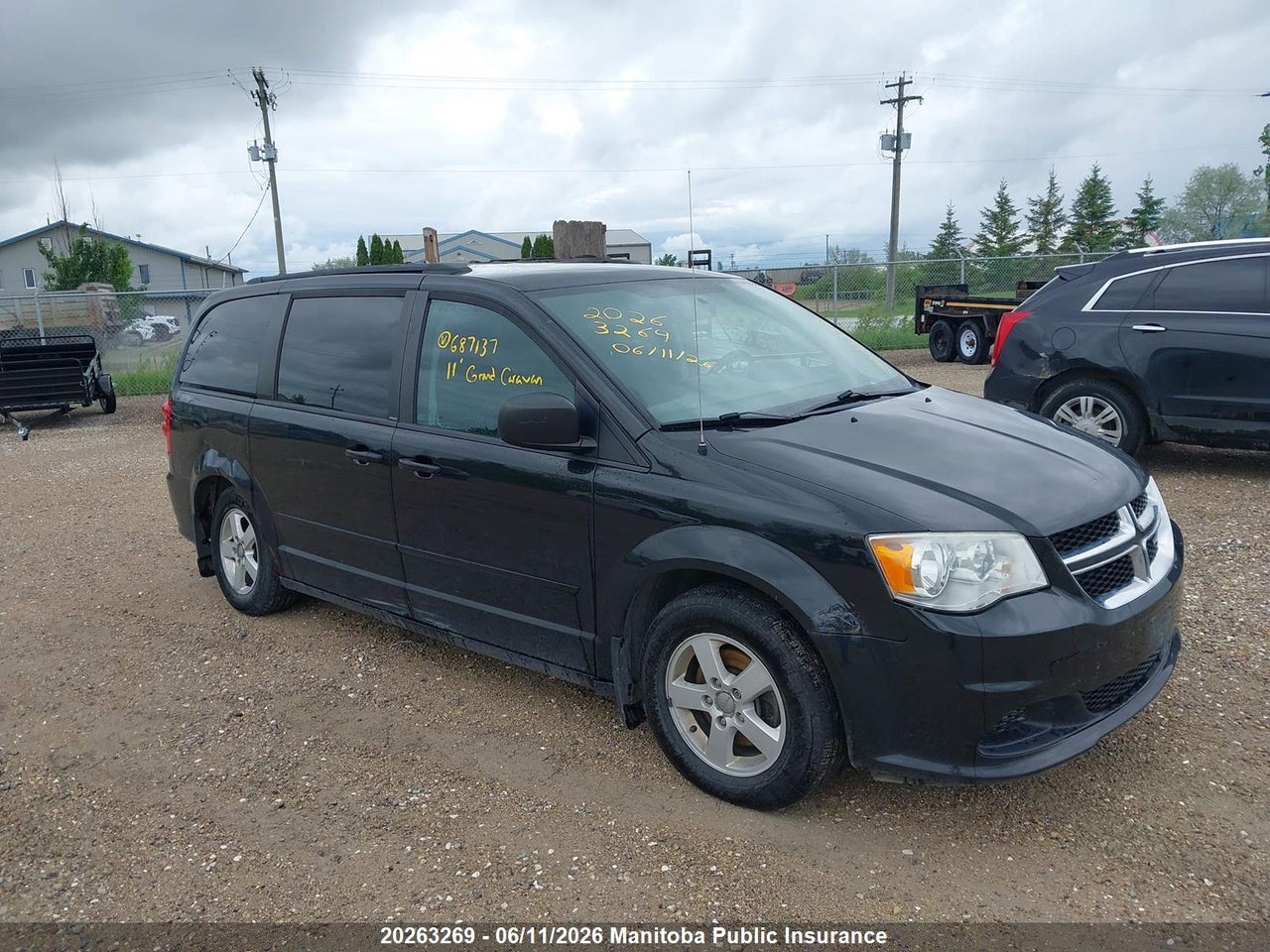 2D4RN4DG3BR687137 · 2011 DODGE GRAND CARAVAN SXT