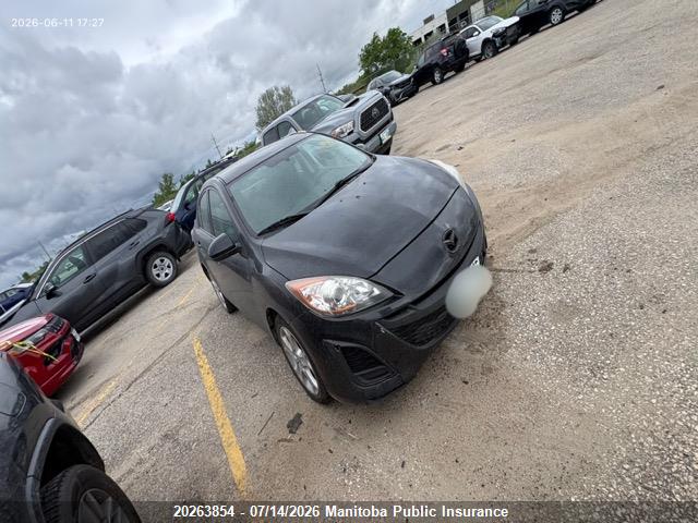 JM1BL1UF3B1441834 · 2011 MAZDA MAZDA3 GX