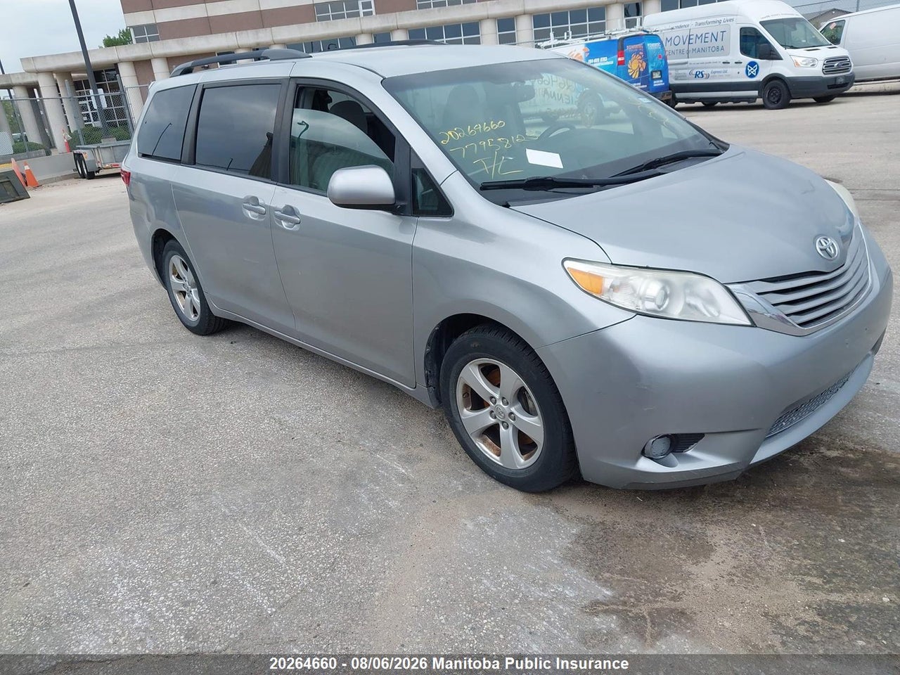 5TDKZ3DC5HS816425 · 2017 TOYOTA SIENNA LE V6