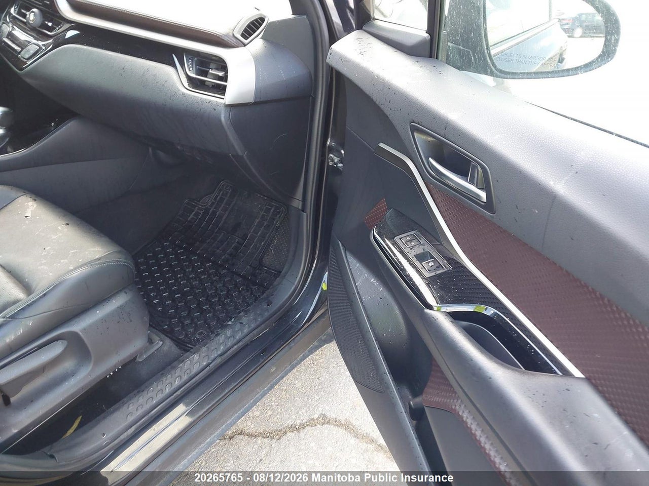JTNKHMBX4K1036012 · 2019 TOYOTA C-HR XLE · 5/16