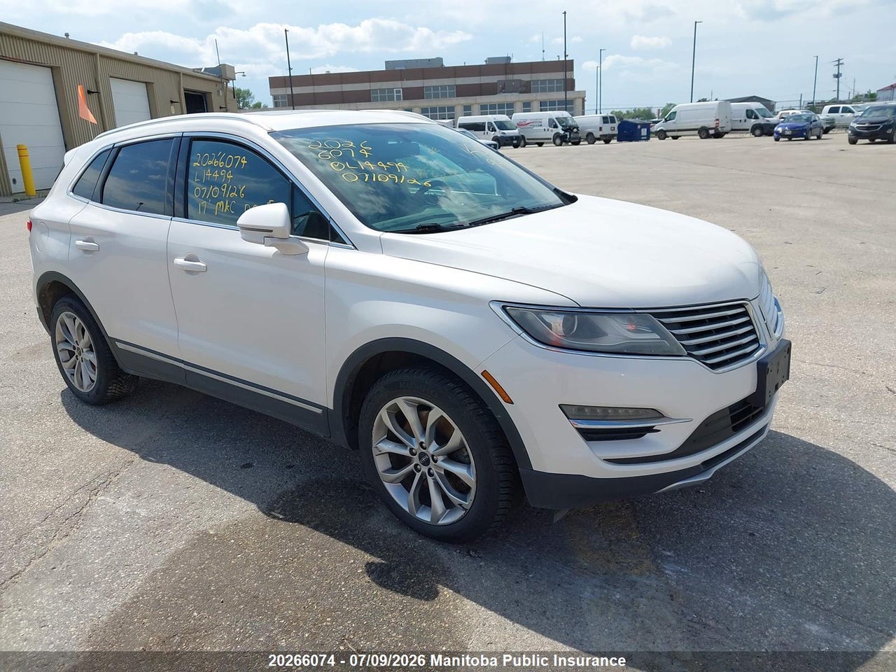 5LMCJ2D93HUL14494 · 2017 LINCOLN MKC SELECT