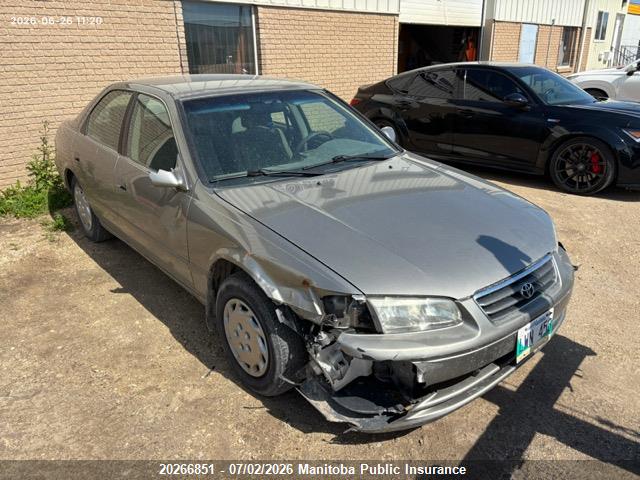 JT2BG22K6Y0530556 · 2000 TOYOTA CAMRY CE