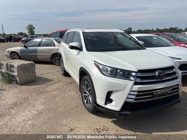 5TDJZRFH8JS529691 · 2018 TOYOTA HIGHLANDER XLE V6