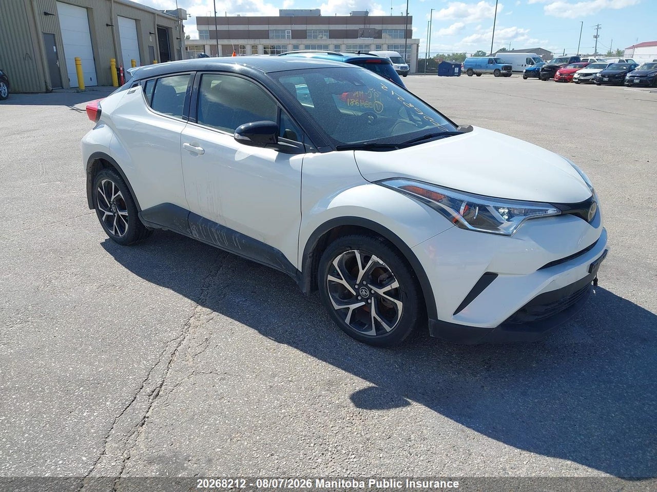 JTNKHMBXXK1034281 · 2019 TOYOTA C-HR XLE
