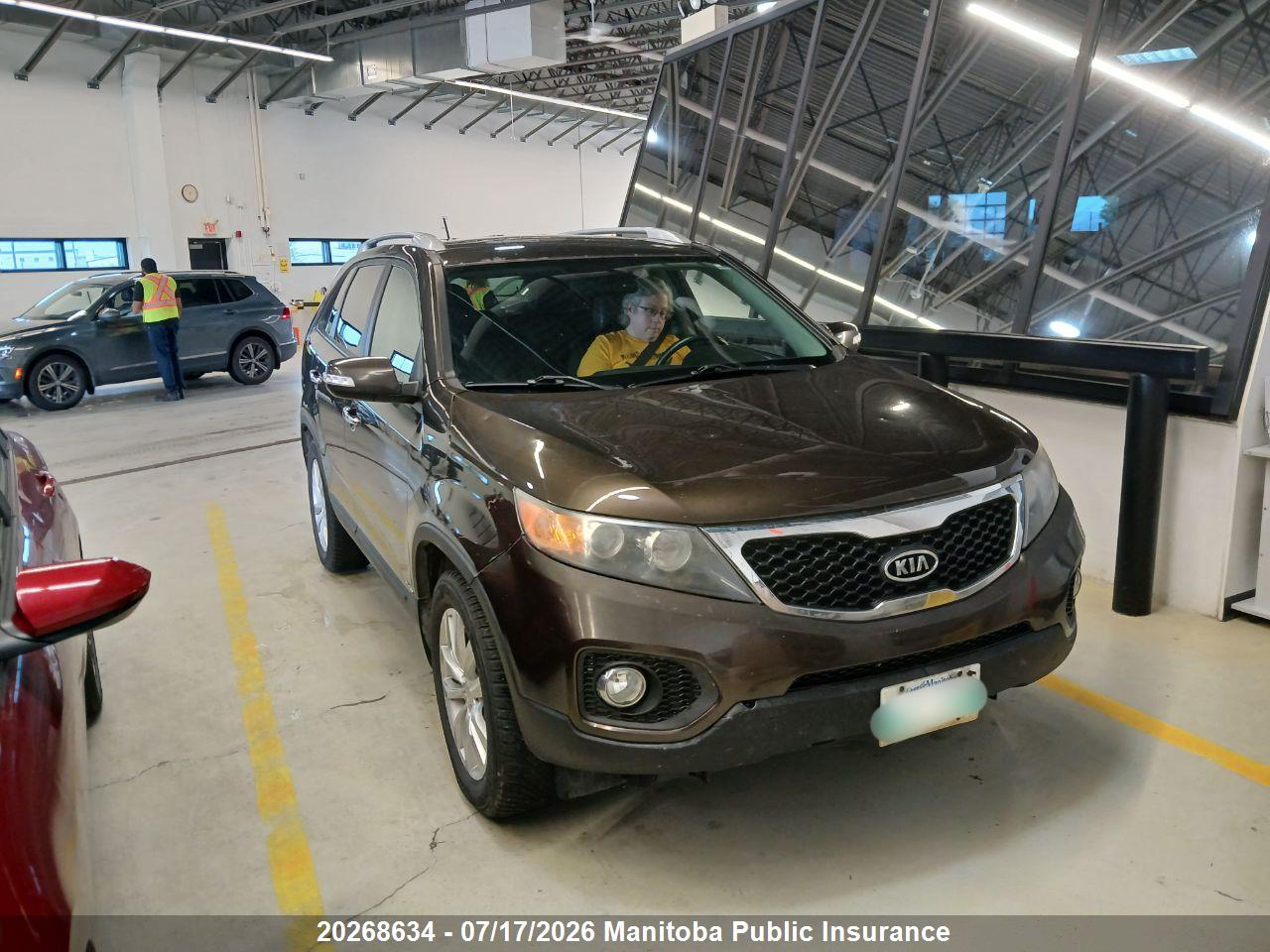 5XYKUCA17BG142607 · 2011 KIA SORENTO EX