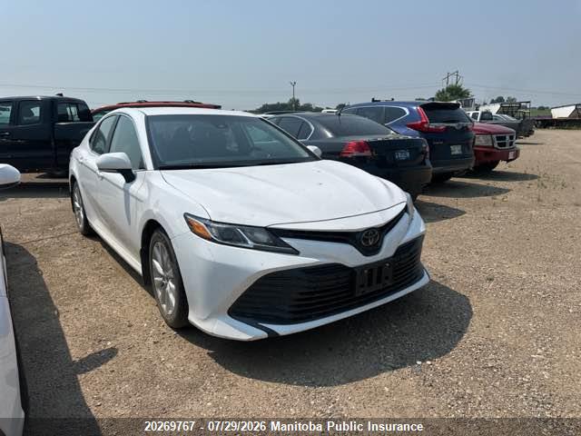 4T1B11HK7KU819676 · 2019 TOYOTA CAMRY LE