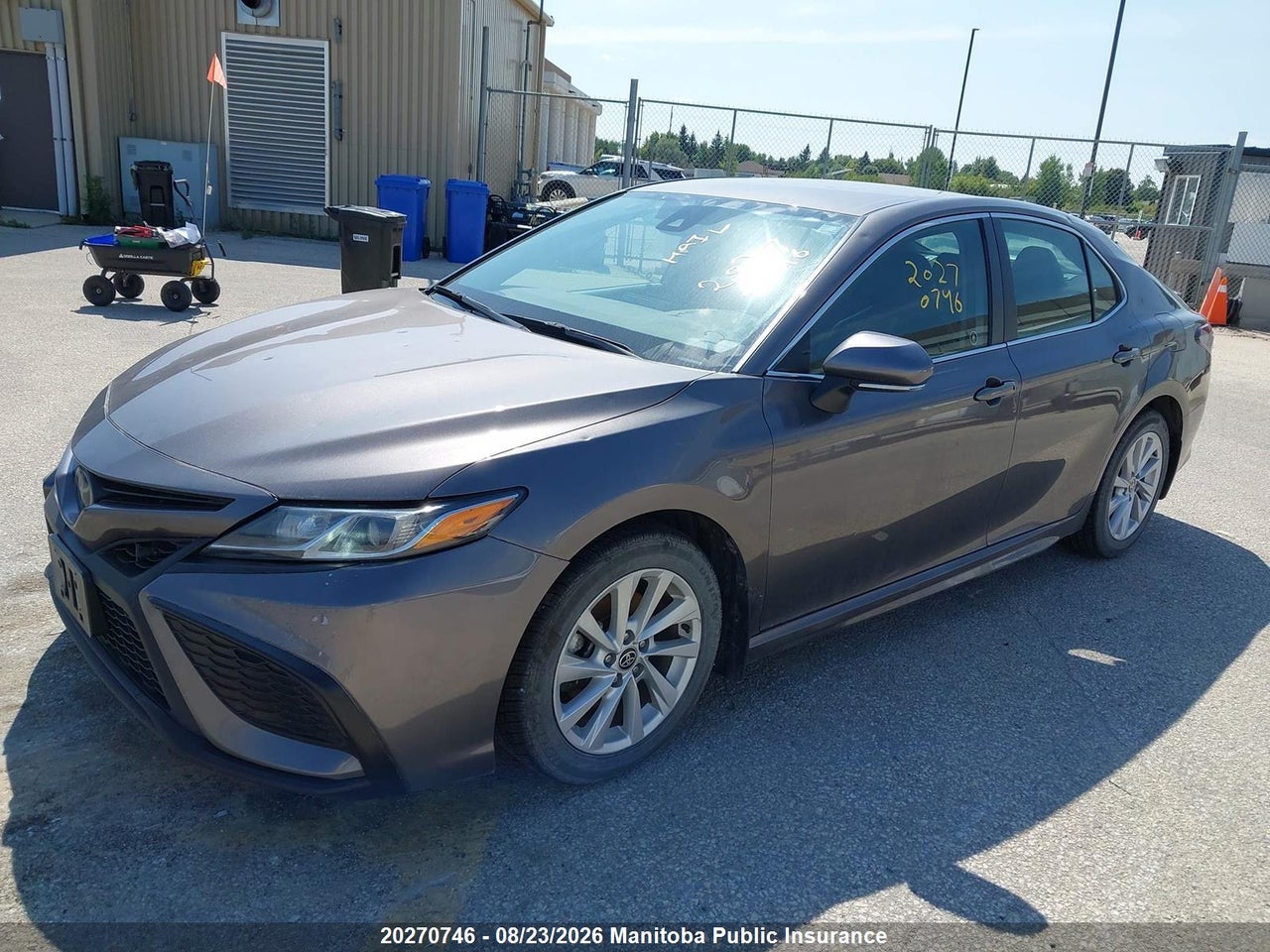 4T1G11AK7MU591133 · 2021 TOYOTA CAMRY SE · 2/16