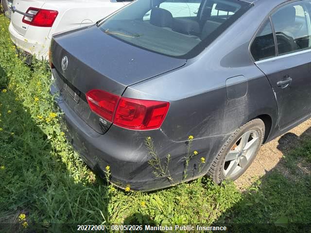 3VWBX7AJ8DM431271 · 2013 VOLKSWAGEN JETTA 2.5 · 4/11