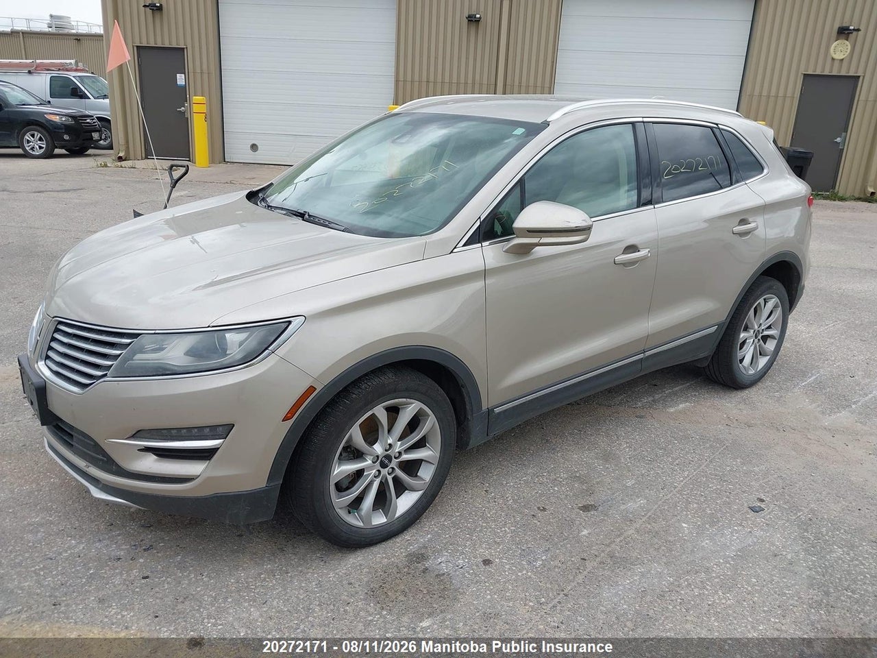 5LMCJ2A93FUJ34952 · 2015 LINCOLN MKC · 2/18