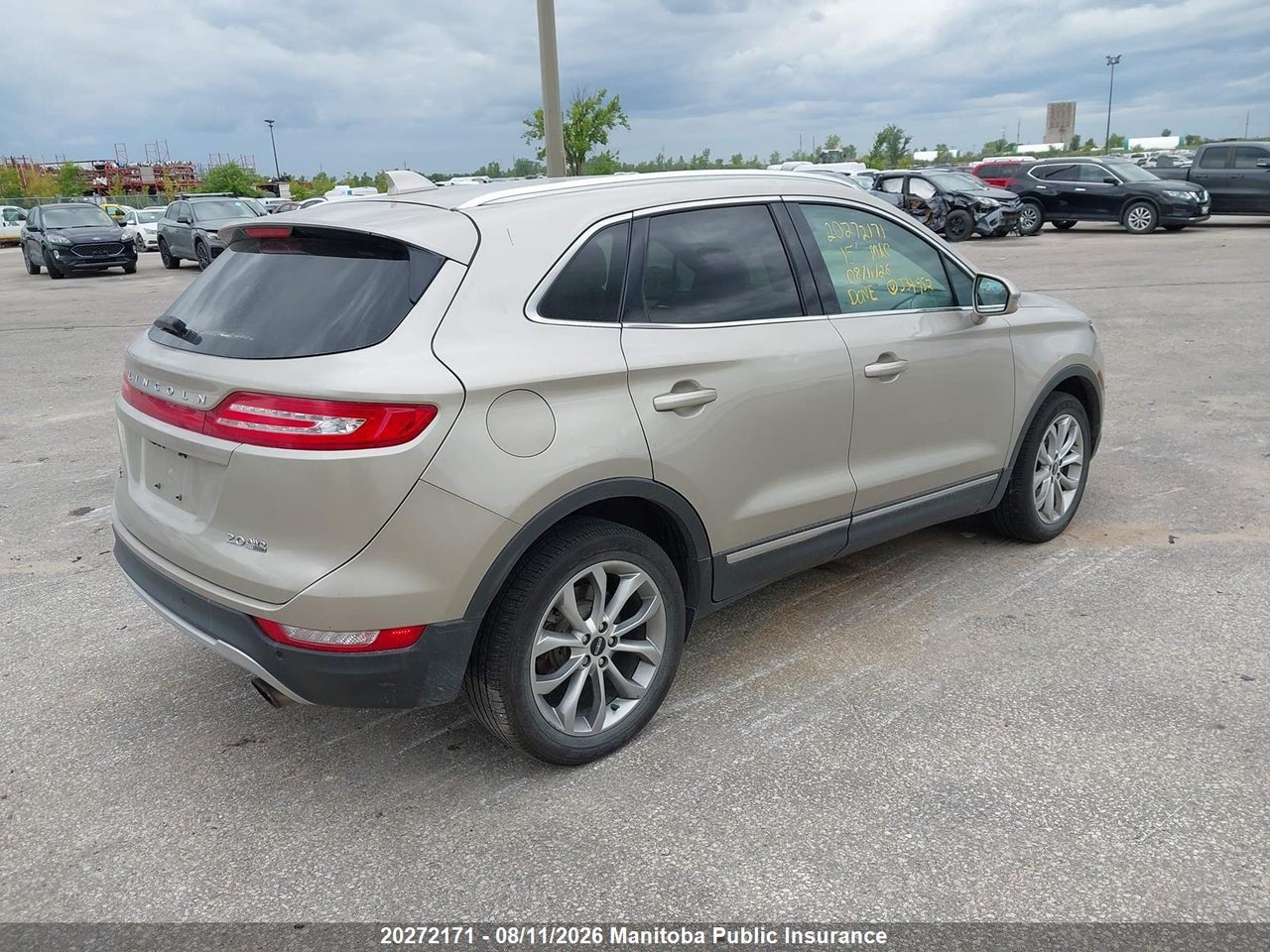 5LMCJ2A93FUJ34952 · 2015 LINCOLN MKC · 4/18