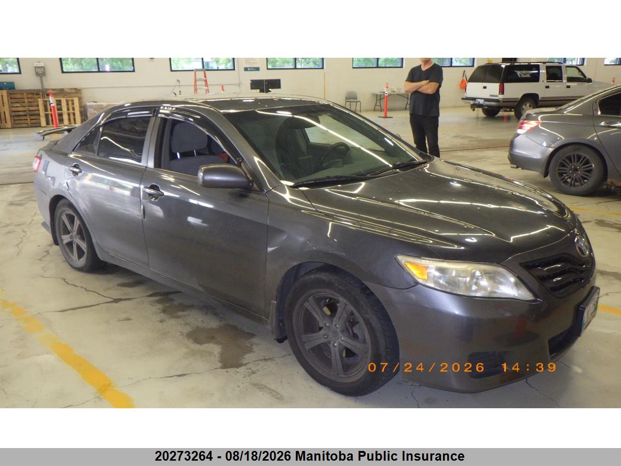 4T1BF3EK9AU002144 · 2010 TOYOTA CAMRY XLE