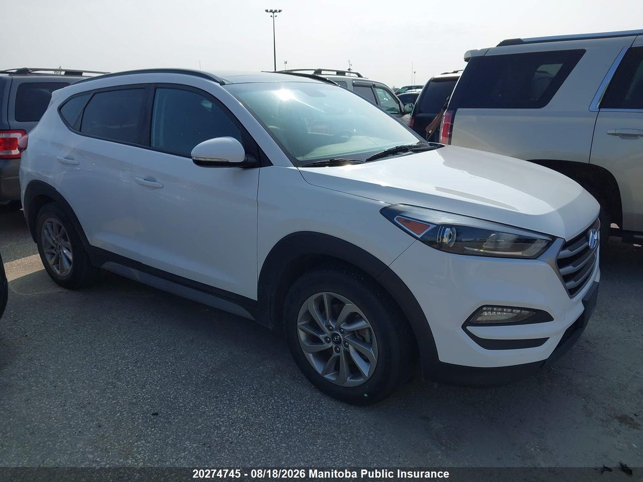 KM8J3CA48JU743588 · 2018 HYUNDAI TUCSON
