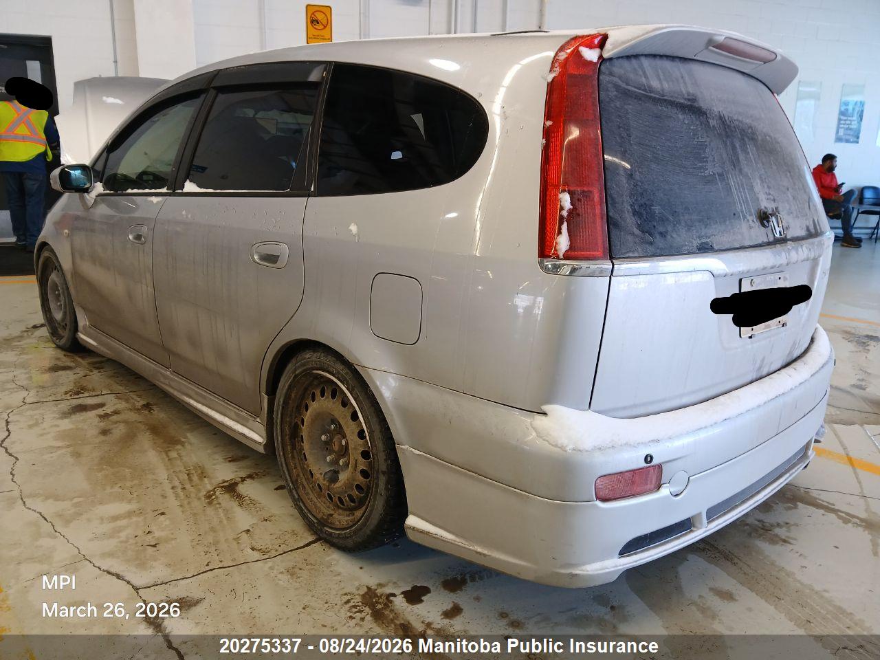 RN311195991 · 2002 HONDA STREAM · 4/9