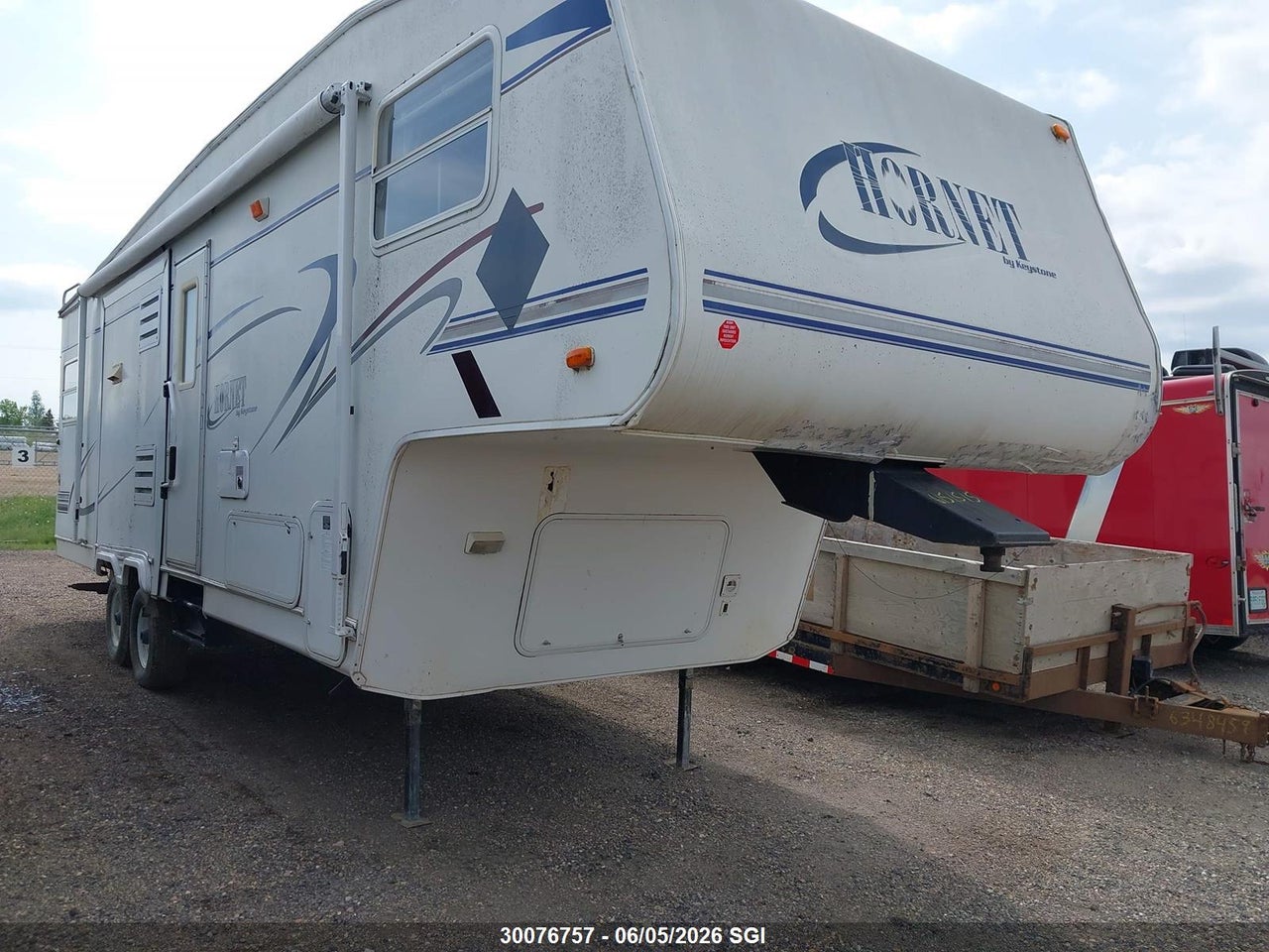 4YDF2802827305595 · 2002 KEYSTONE HORNET