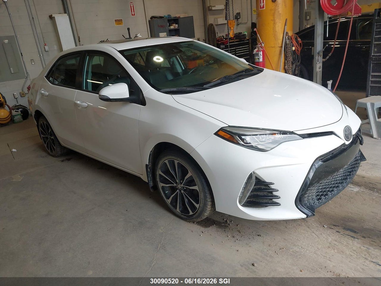 2T1BURHE8JC977153 · 2018 TOYOTA COROLLA L/LE/XLE/SE/XSE