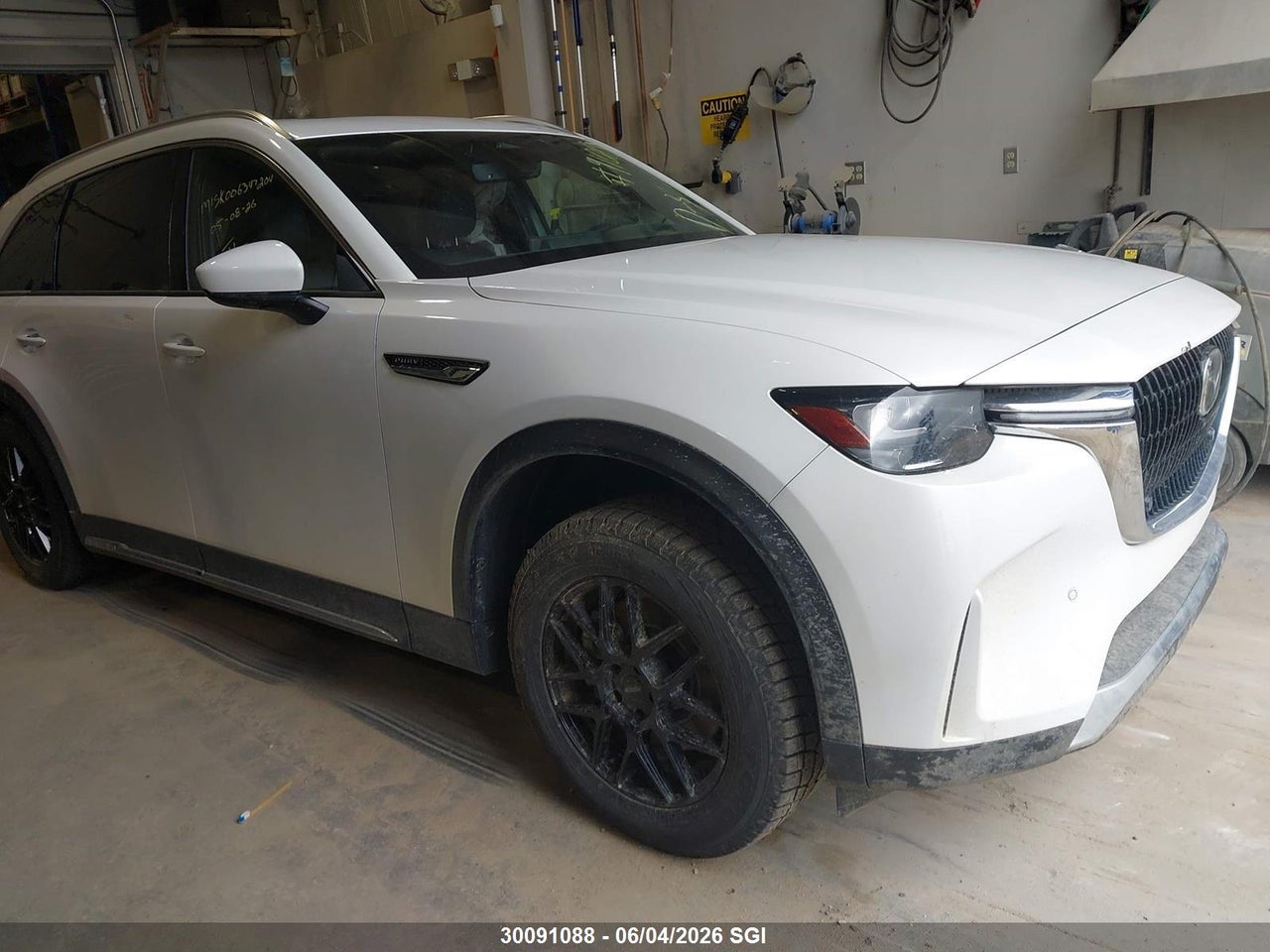 JM3KKDHA8R1115094 · 2024 MAZDA CX-90 PREMIUM