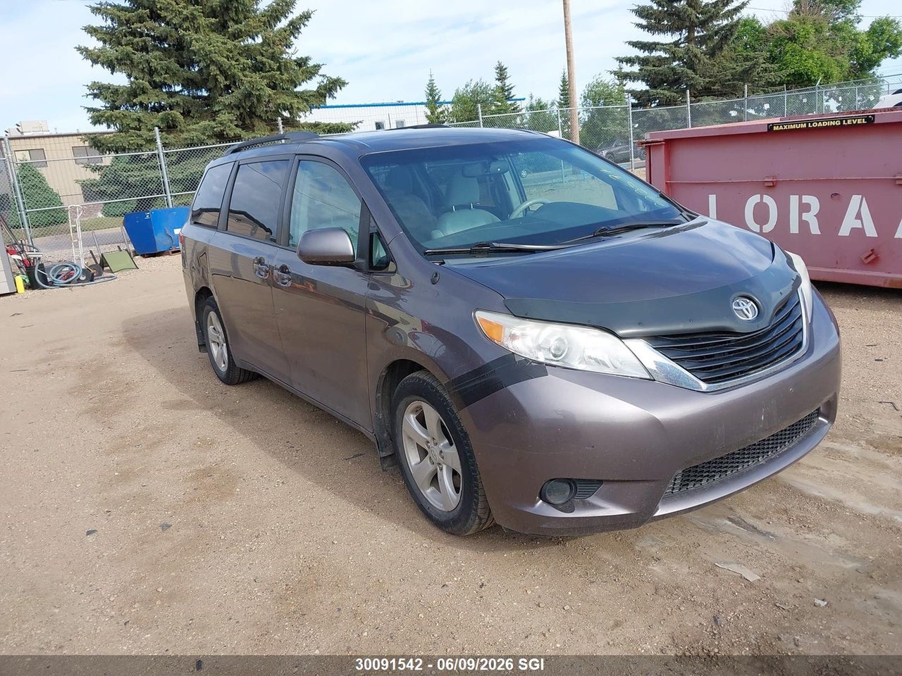 5TDKK3DC3CS223577 · 2012 TOYOTA SIENNA LE