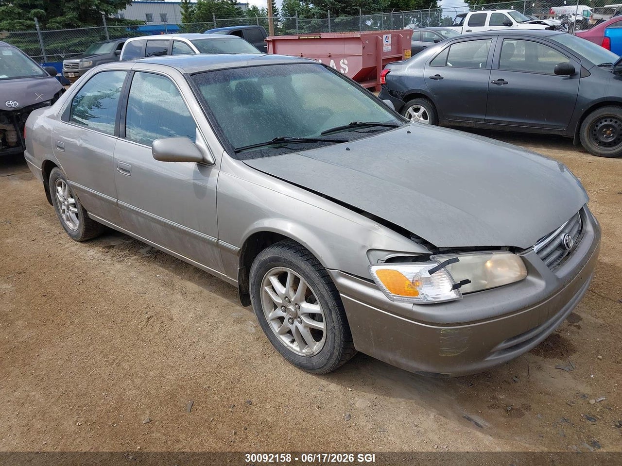 JT2BF22K8Y0266310 · 2000 TOYOTA CAMRY CE/LE/XLE